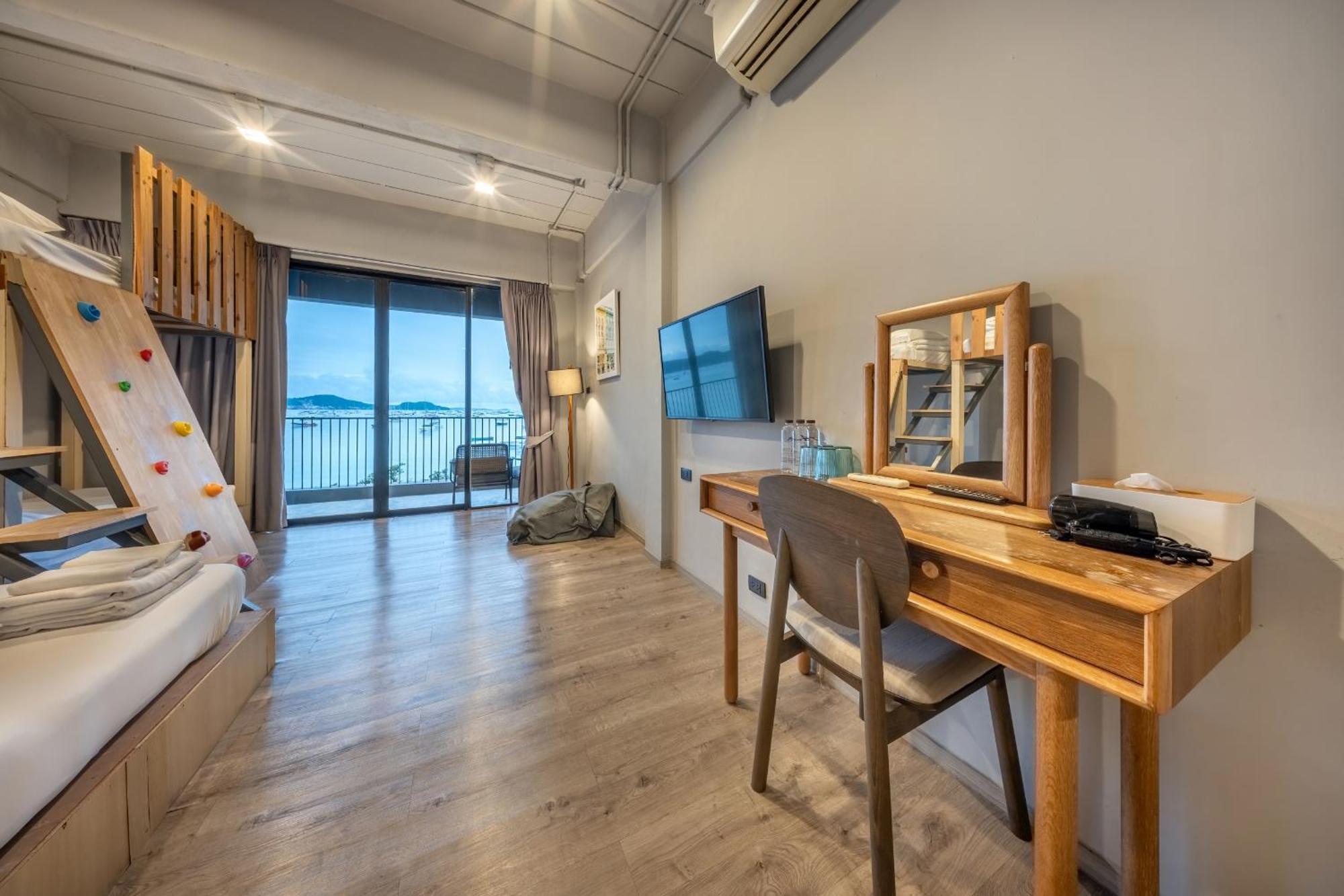 Shin Arch39 Phuket Beach Front - Sha Plus Csalong Kültér fotó