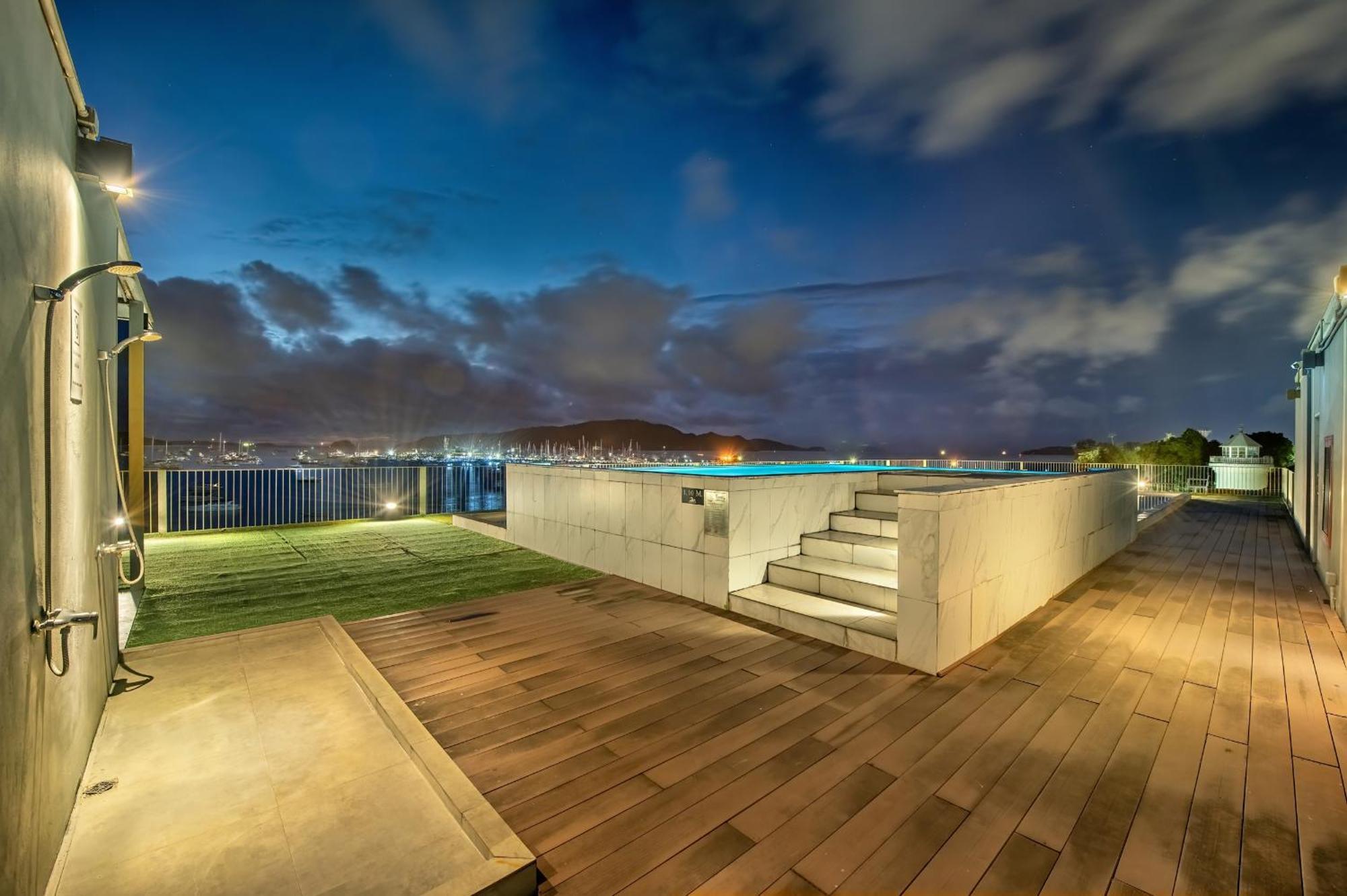 Shin Arch39 Phuket Beach Front - Sha Plus Csalong Kültér fotó