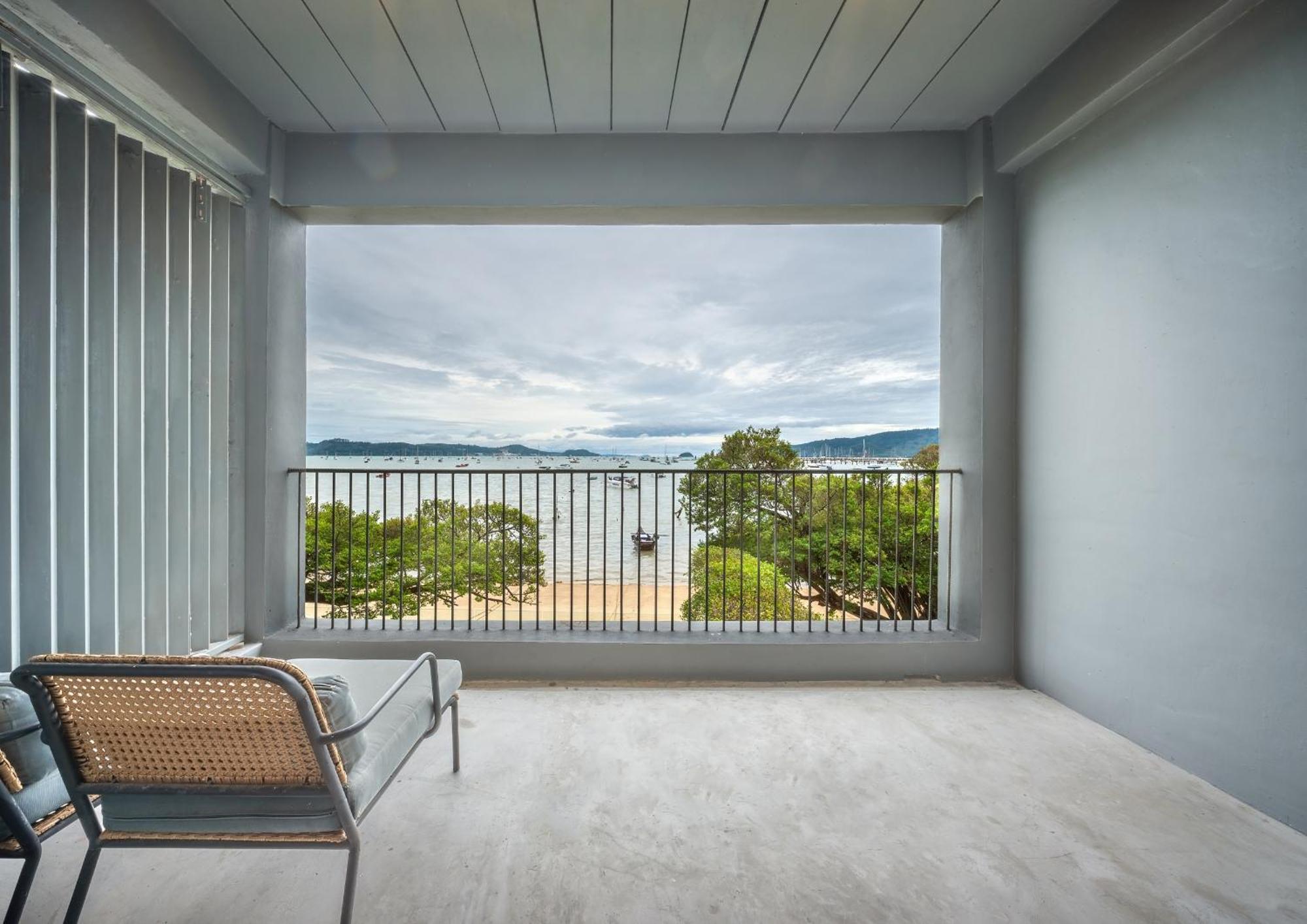 Shin Arch39 Phuket Beach Front - Sha Plus Csalong Kültér fotó