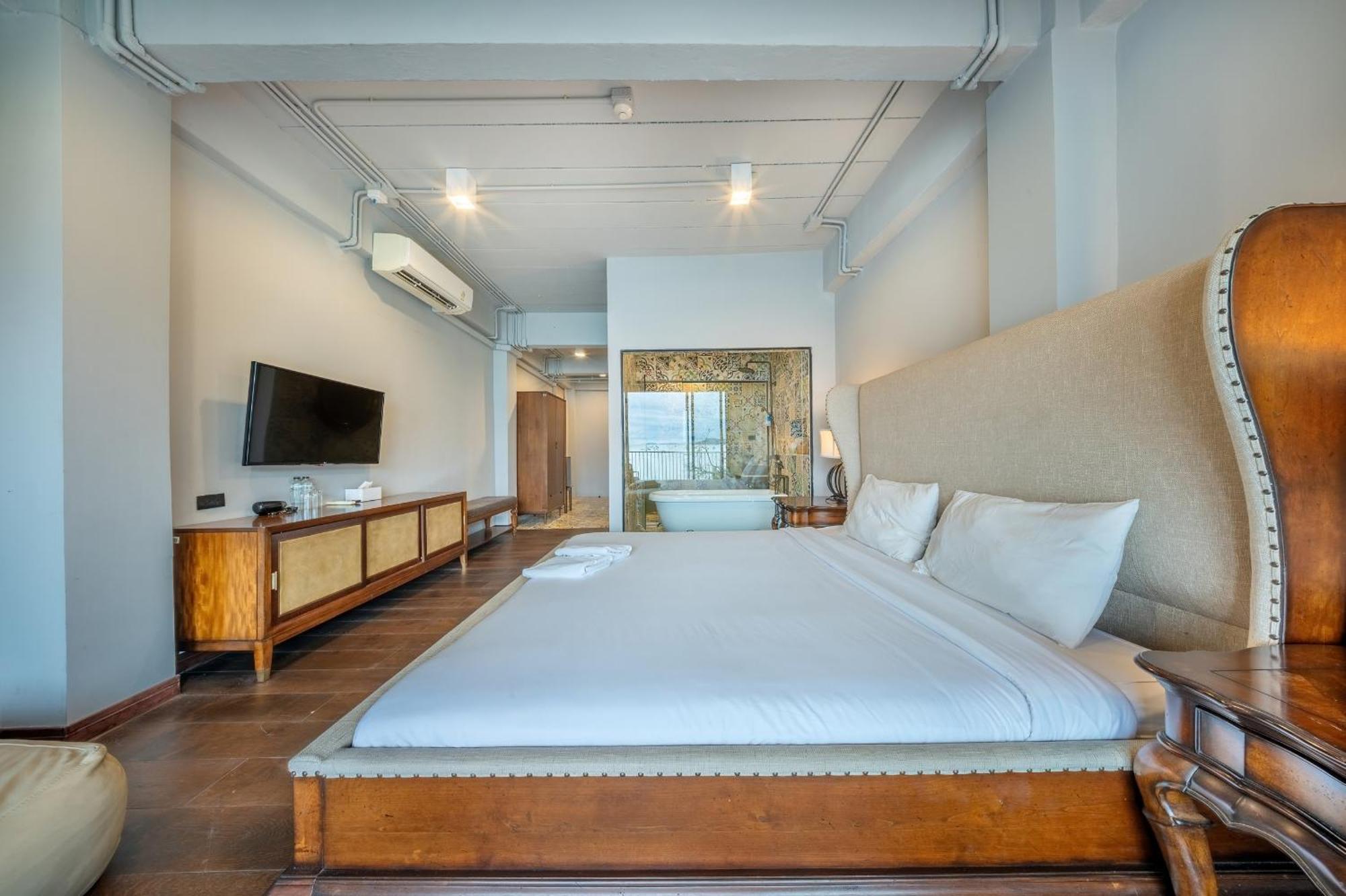 Shin Arch39 Phuket Beach Front - Sha Plus Csalong Kültér fotó
