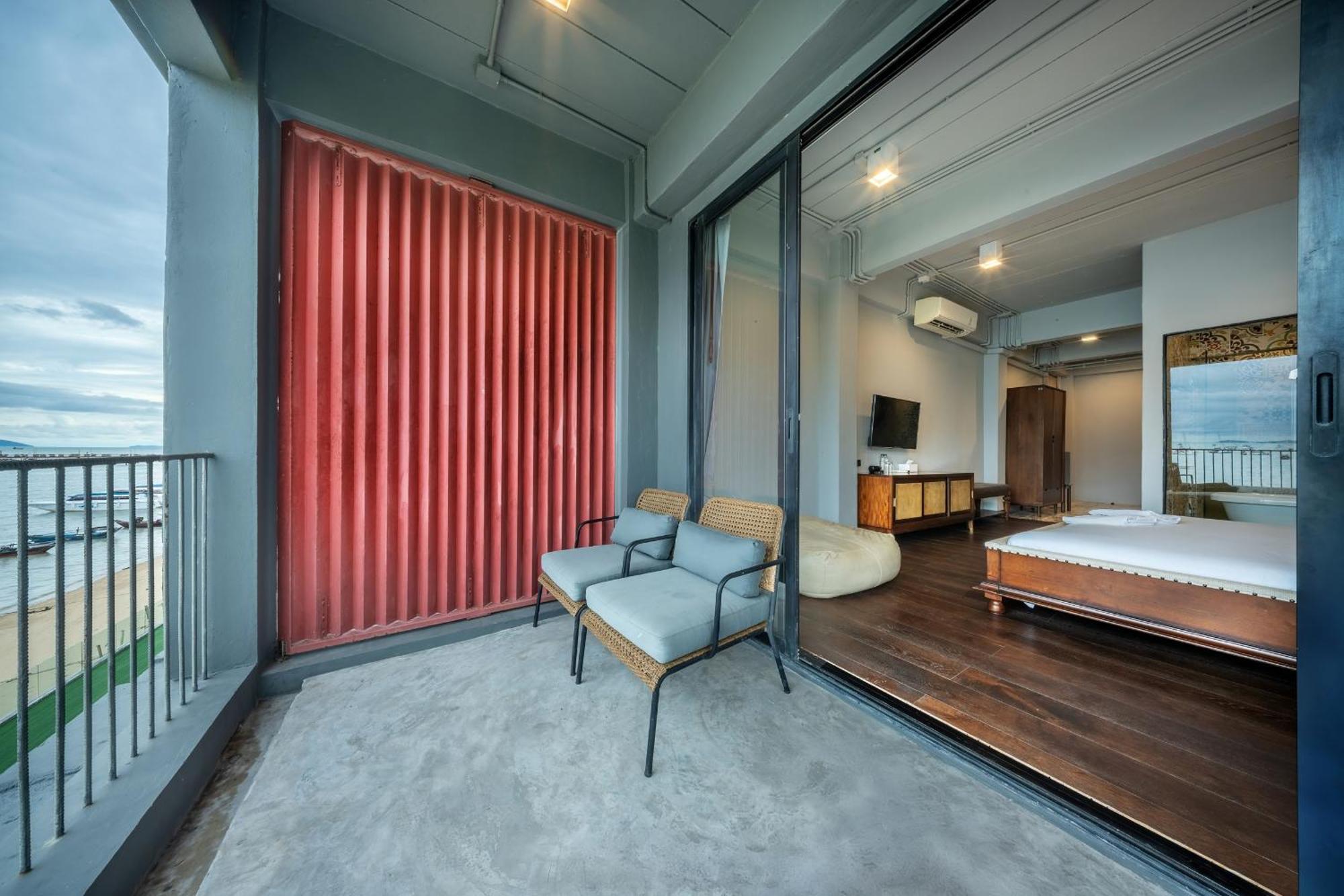 Shin Arch39 Phuket Beach Front - Sha Plus Csalong Kültér fotó