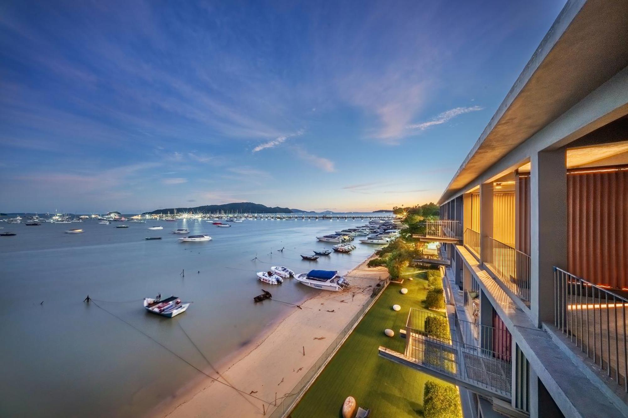 Shin Arch39 Phuket Beach Front - Sha Plus Csalong Kültér fotó